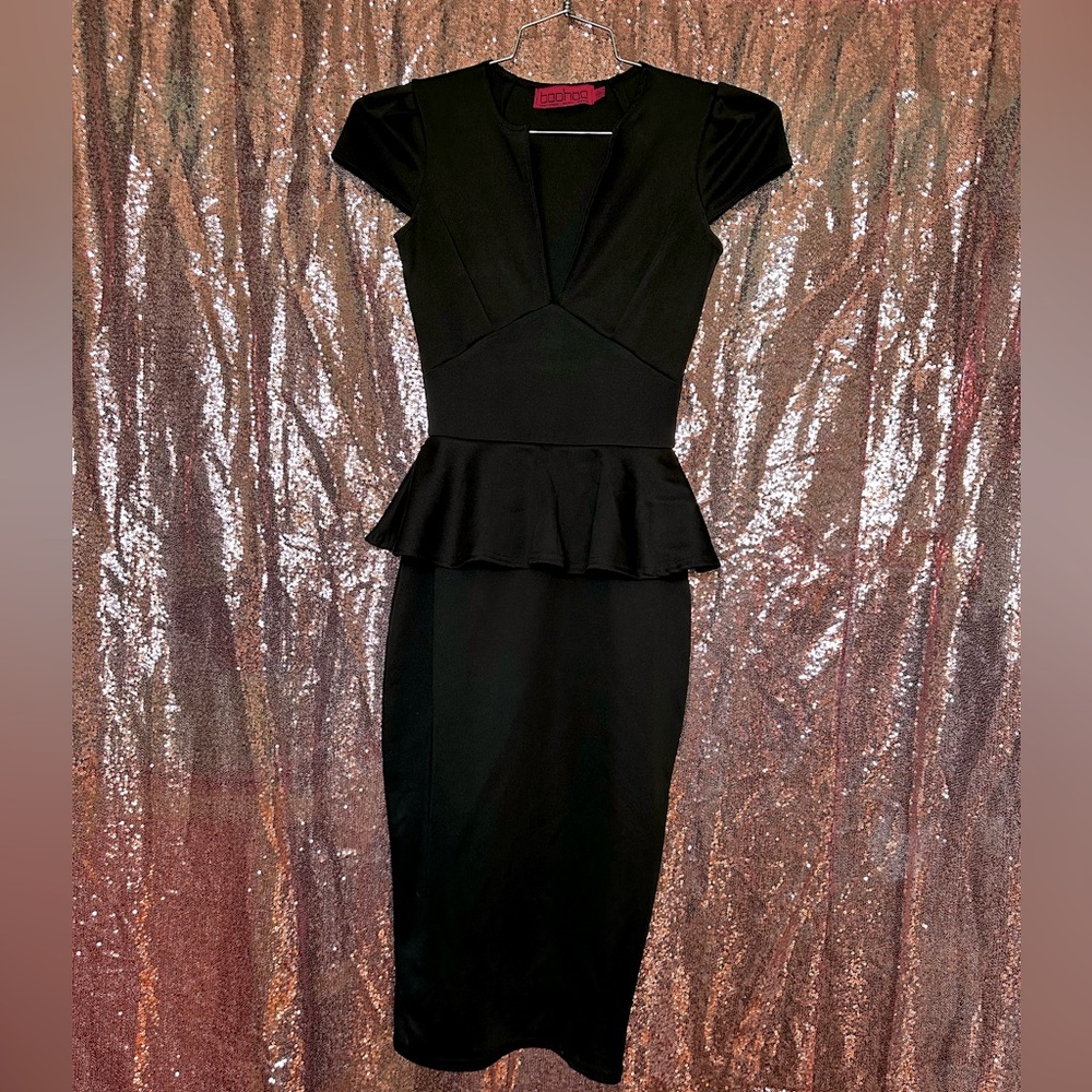 Boohoo Cap Sleeve Peplum Midi Black Dress - Picture 7 of 13
